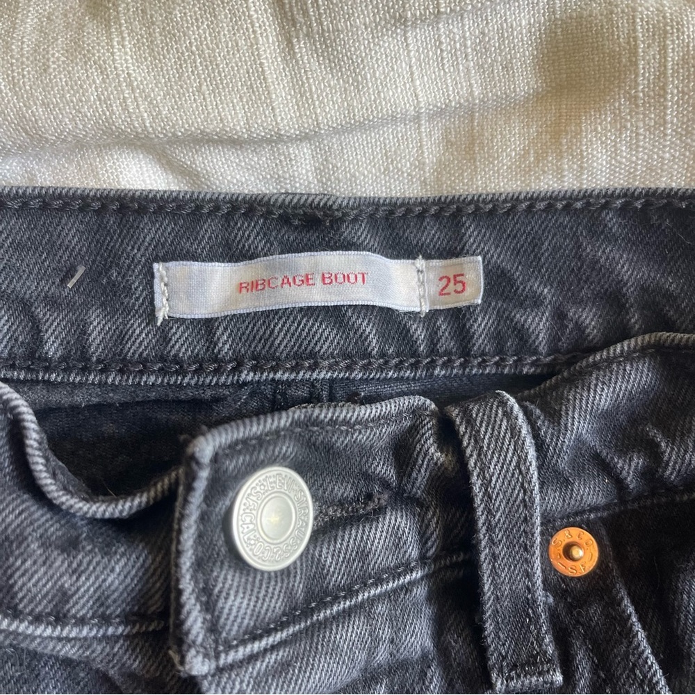 Levi’s Ribcage bootcut jeans - Picture 2 of 5